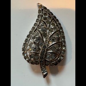 KTF Trifari Vintage Rhinestone Dress Clip